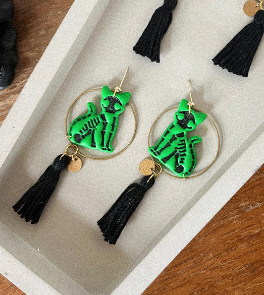 Spooky Kitty in HALLOWEEN GREEN