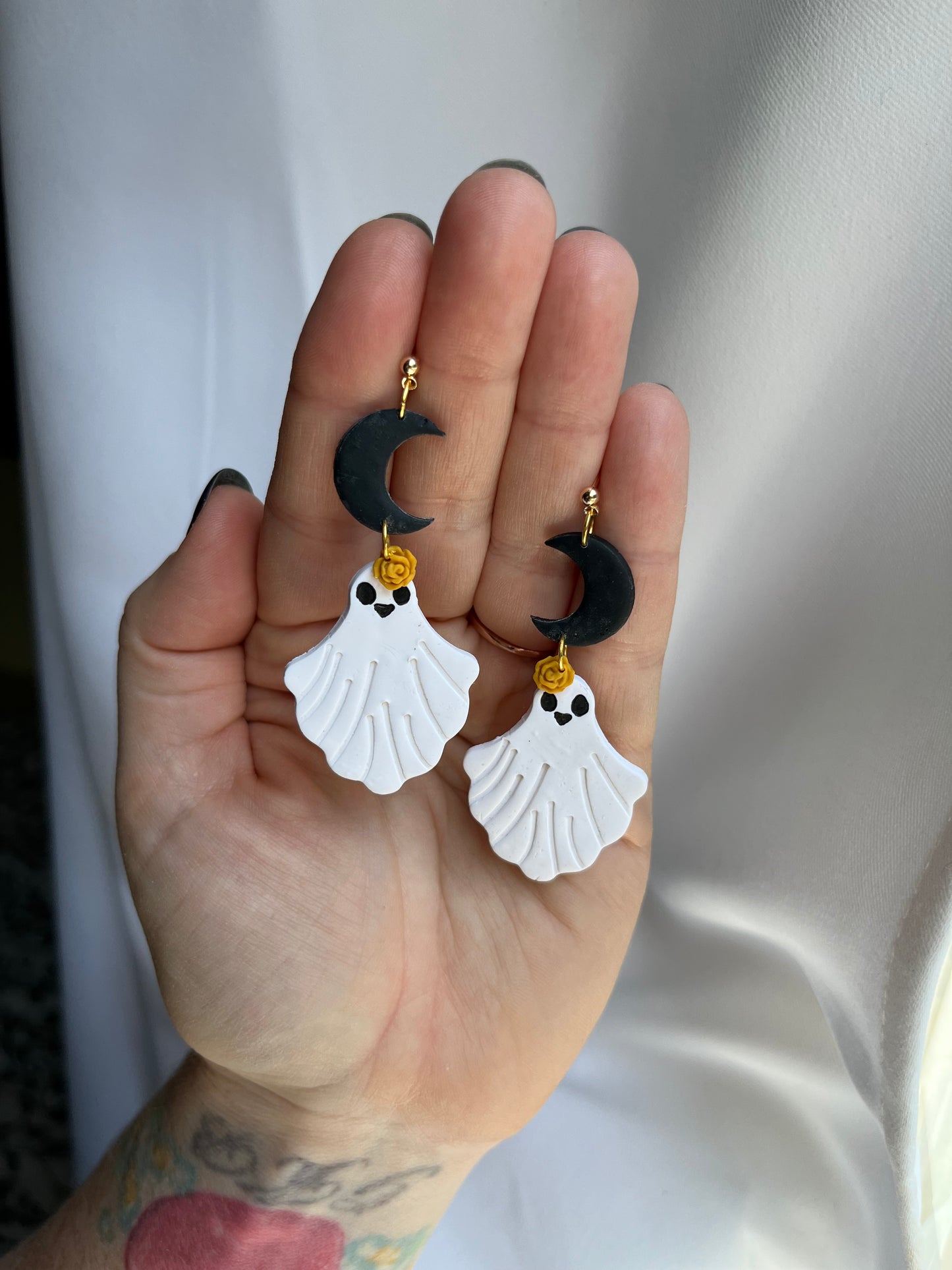 Luna Ghostie in Mustard